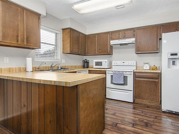 5th image of 6212 Silver Leaf Dr