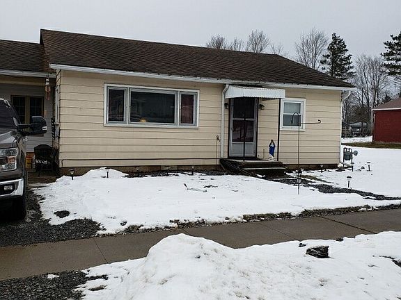 2nd image of 117 Chestnut St