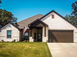 301 Titus Dr, Springtown, TX 76082