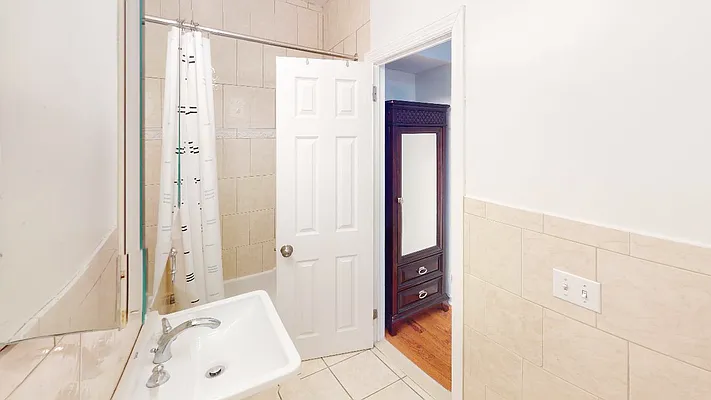 Rented by Metro Garden Realty NYC | media 32