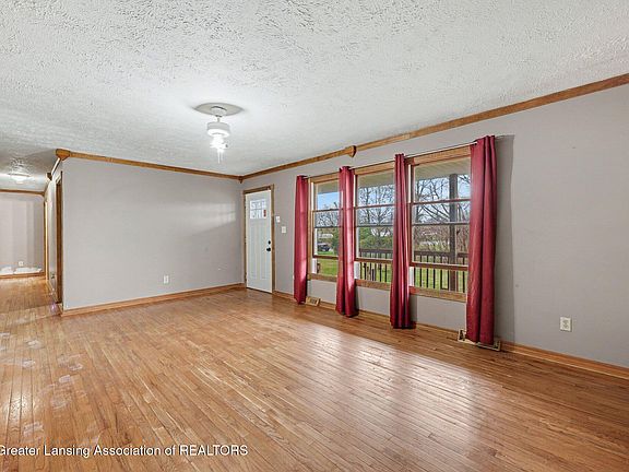 3rd image of 2775 Muma Rd