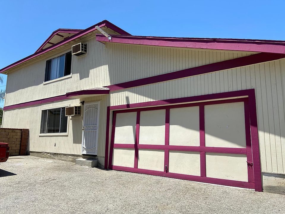 1st image of 2472 Stevens Ave