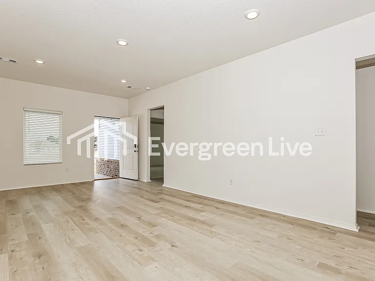 123 Jasmine Ct — Photo 2
