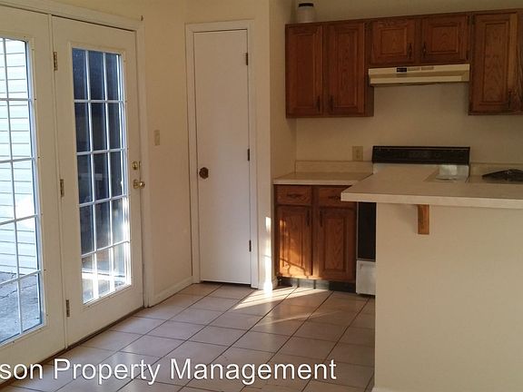 3rd image of 1624 Chaddsford Dr APT C