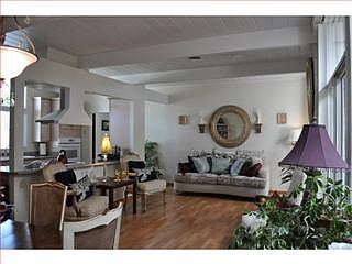 4th image of 1707 Eleanor Dr