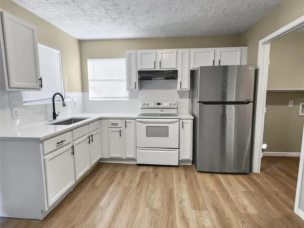 137 County Road 3431, Cleveland, TX 77327