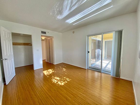 5th image of 2400 S University Dr #324