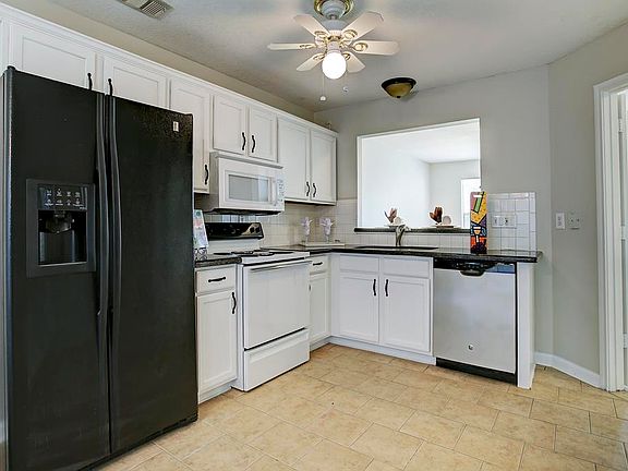 3rd image of 5626 Village Arbour Dr