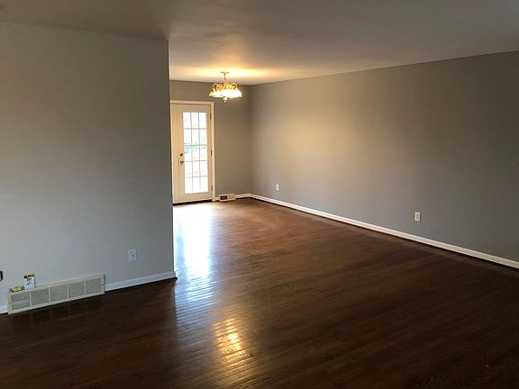 4th image of 3278 Aqueduct Dr