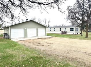 610 Tamarack St, Badger, MN 56714