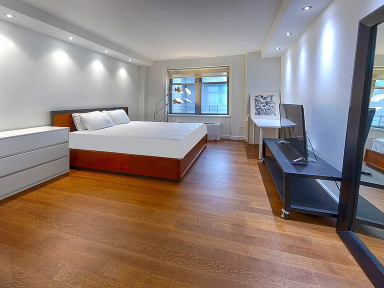 100 W 58th St #5B — Photo 5
