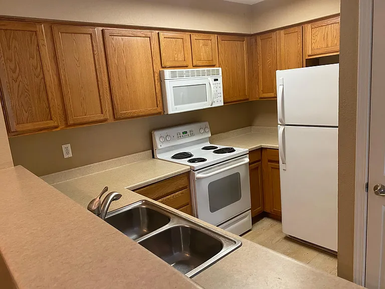 2881 E Huntington Blvd #29 — Photo 6
