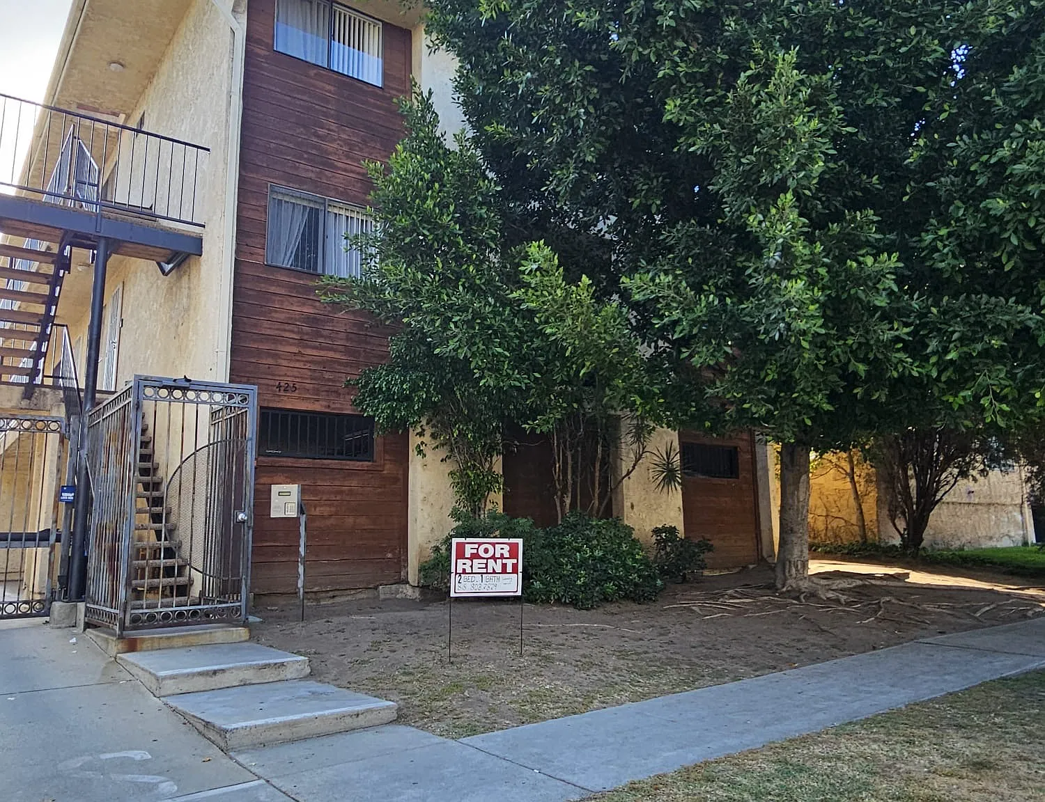 2 bed, 900 sqft, $2,550 — Photo 1