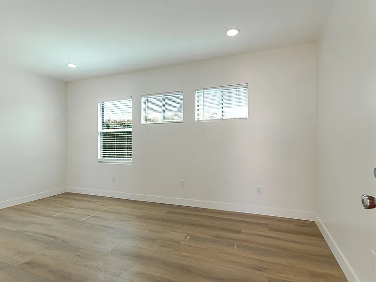 801 Elm Ave #B — Photo 14