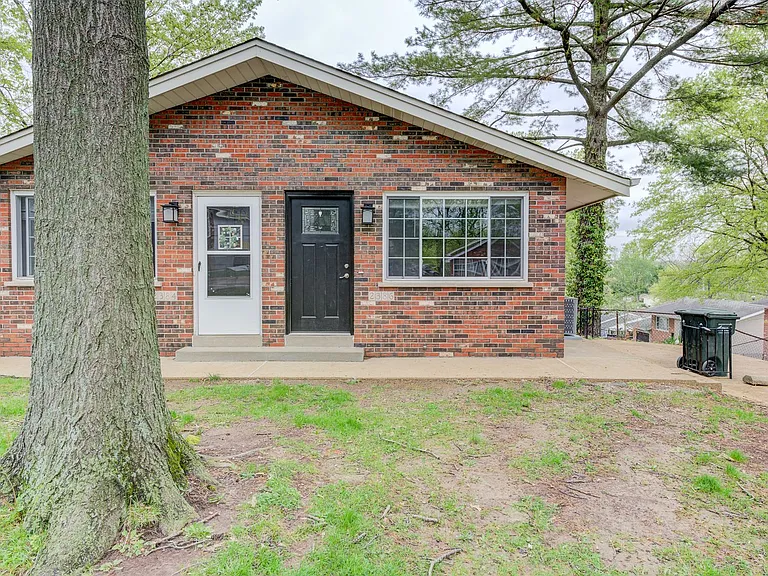 *Coming Available June 6th* Beautifully Renovated 2 bedroom in Arnold — Photo 11