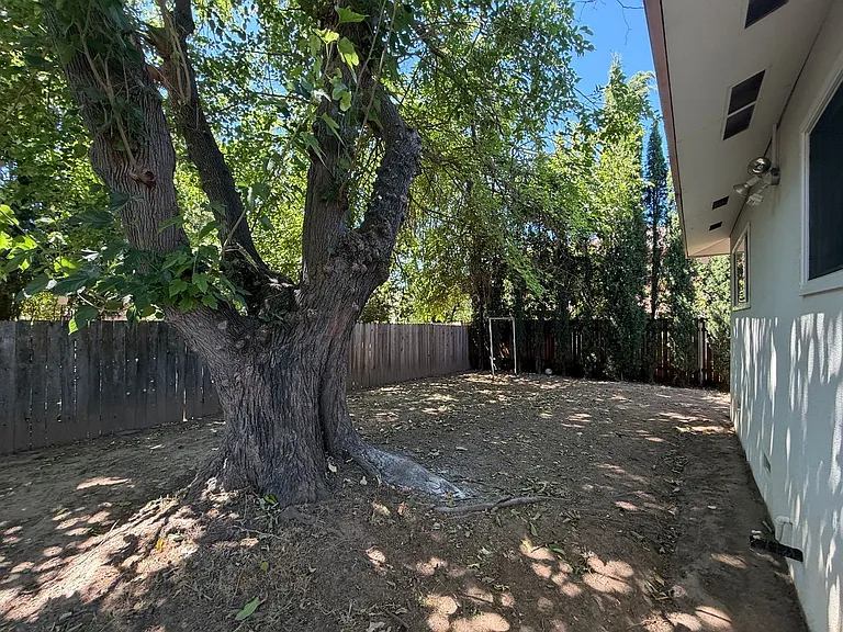 6119 Stanley Ave — Photo 9