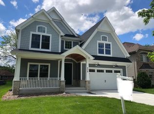 438 N Highland Ave, Elmhurst, IL 60126