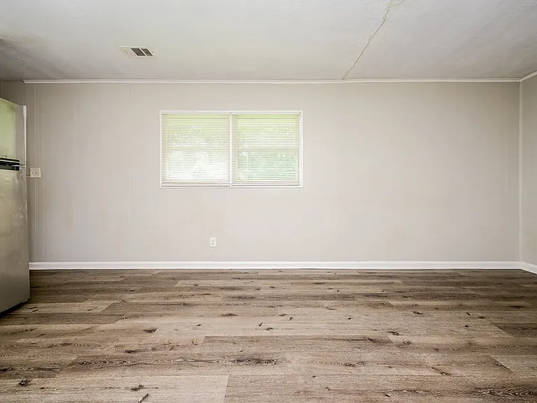 494 Clara Dr — Photo 10
