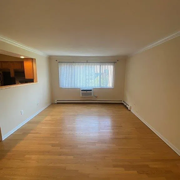 205 W Miner St #4 — Photo 11