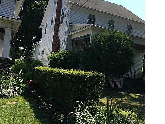 3rd image of 1107 James Ave