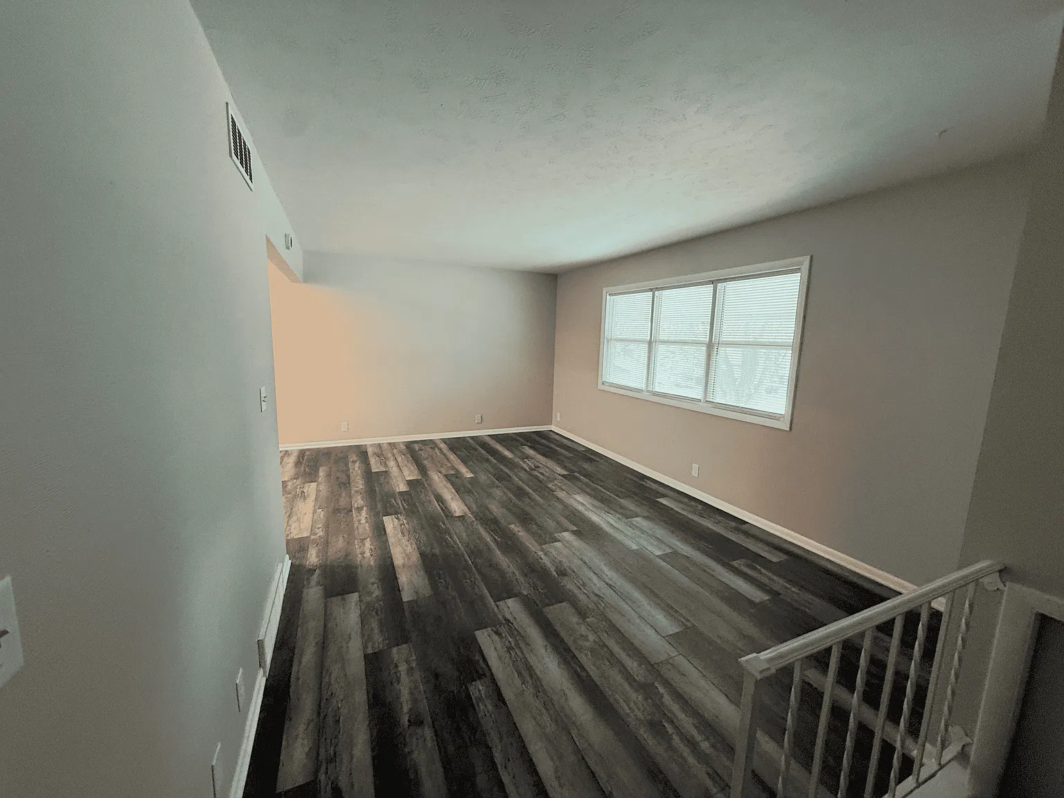 3 bed, 1000 sqft, $1,695 — Photo 3