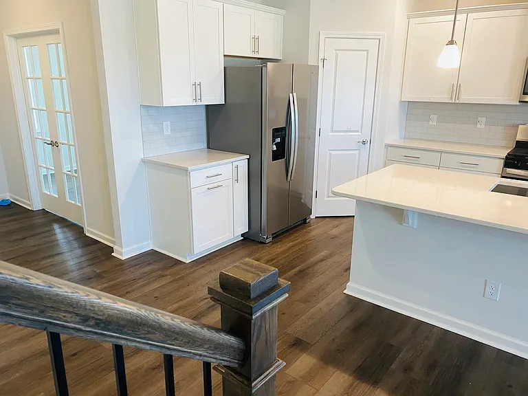 1312 Hollyview Ave — Photo 11