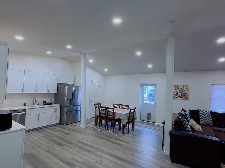 2116 Braumiller Rd — Photo 9