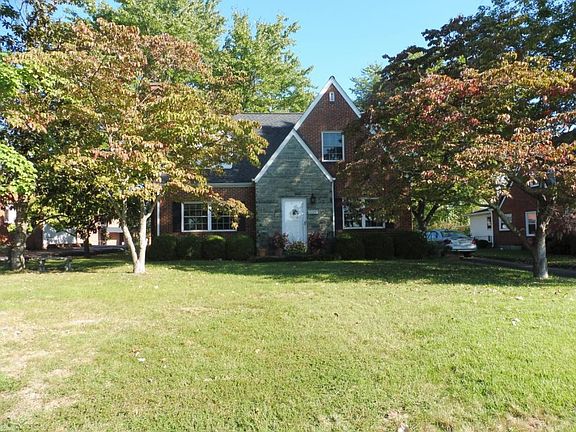 2nd image of 2220 Memorial Ct