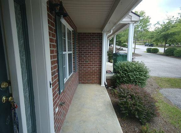 3rd image of 435 Oaktree Blvd