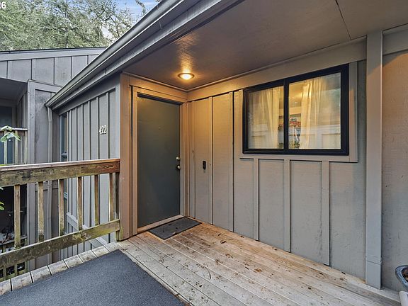 2nd image of 422 Stonewood Dr