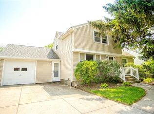 70 Dexter Ter, Tonawanda, NY 14150
