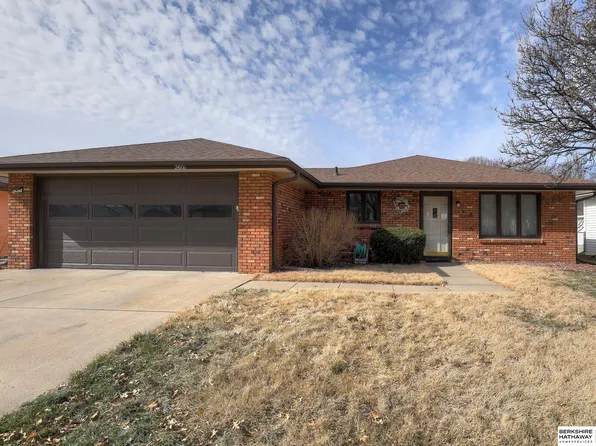 2601 S 52nd St, Lincoln, NE 68506