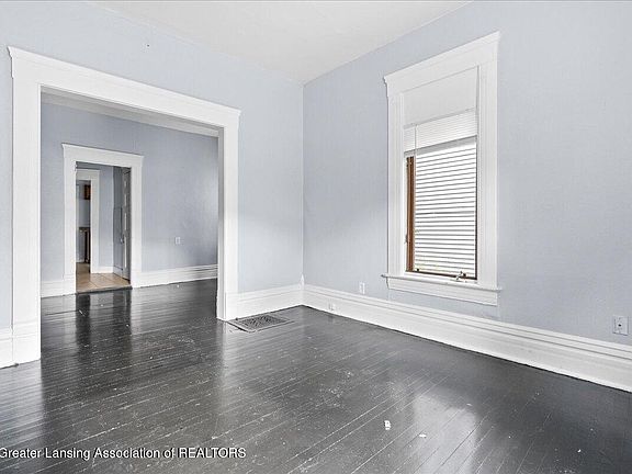 4th image of 617 N Walnut St