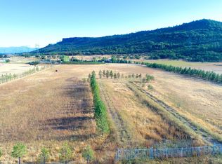 3301 Tresham Ln, Central Point, OR 97502