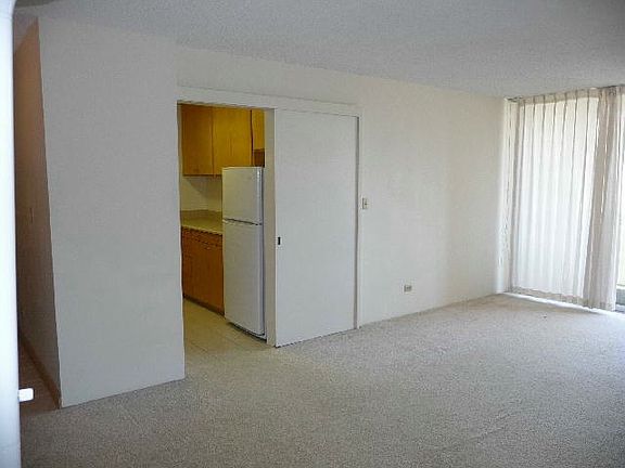 3rd image of 920 Ward Ave #Penthouse F