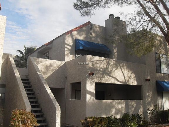 5th image of 4370 Sanderling Cir Unit 52