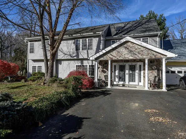 16 Pine Dr, Roosevelt, NJ 08555