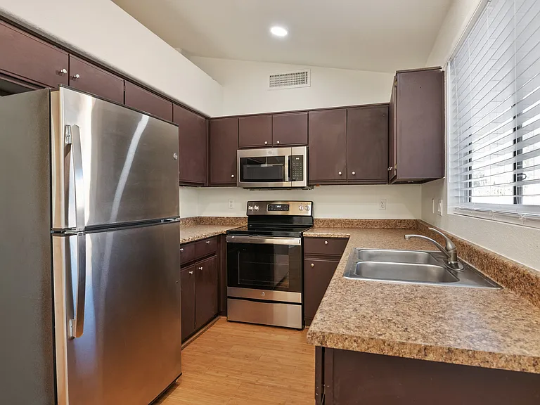 8594 N Cantora Way — Photo 7