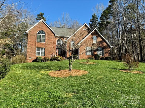 3rd image of 9535 Edwards Pl
