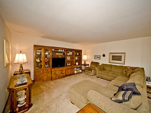 4th image of 45 N Lakehurst Dr