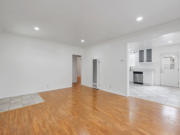 5th image of 3610 Beethoven St #3610B