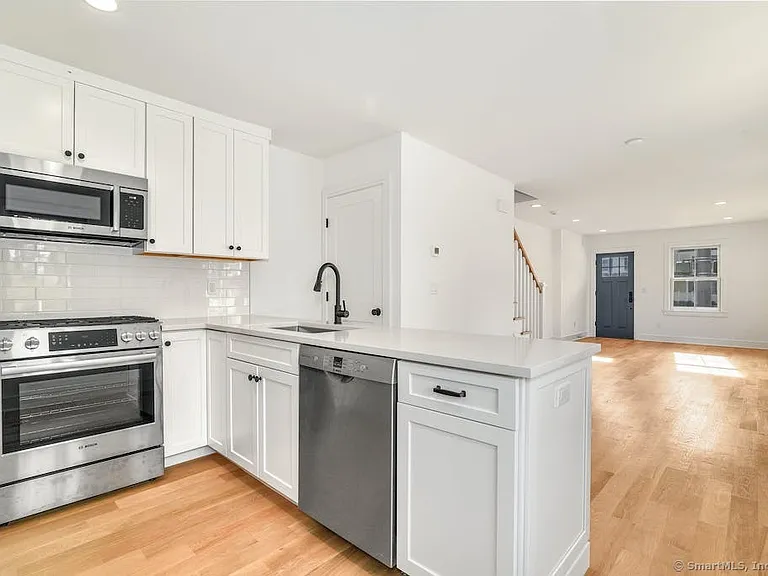 54 Main St — Photo 11