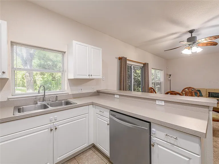 16322 Parkstone Palms Ct — Photo 10