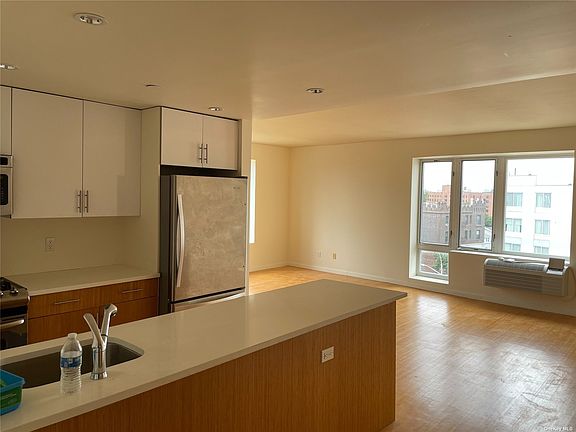 3rd image of 112-02 Northern Blvd #Penthouse G