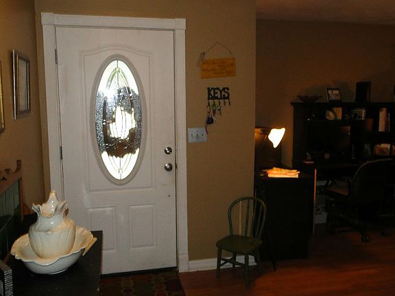 2nd image of 657 SE Llewellyn Ave