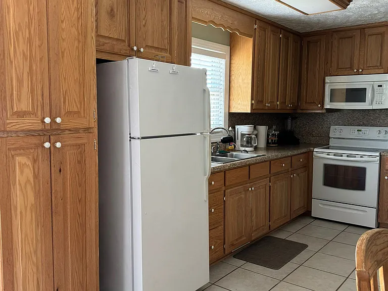 378 Crepe Myrtle Dr #B — Photo 7