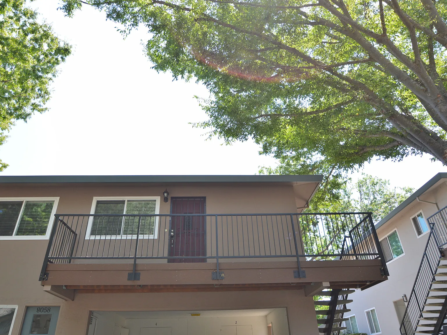 2 bed, 810 sqft, $2,500 — Photo 2