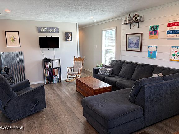 3rd image of 70 E Carter Rd