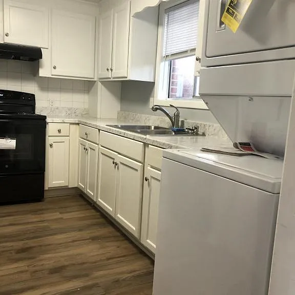 380 S Daleville Ave #H — Photo 6