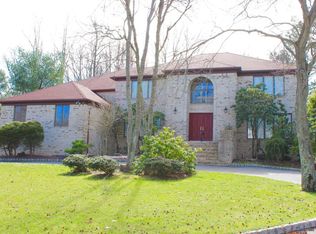 34 Eric Ct, Morganville, NJ 07751